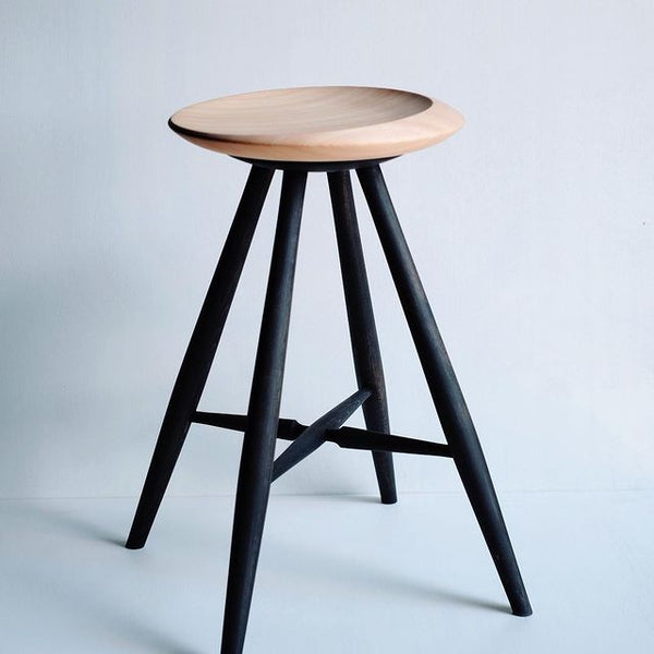 moonrounds screscent stool   吉野ヒノキ