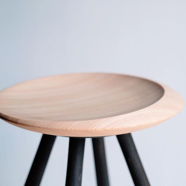 moonrounds screscent stool   吉野ヒノキ