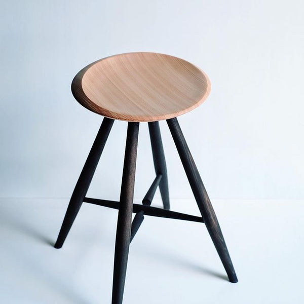 moonrounds screscent stool   吉野ヒノキ