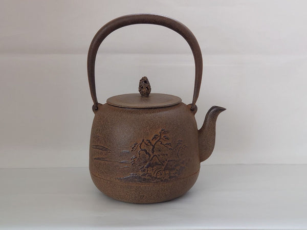Vase de sable en fer avec motif de pin de Natsume